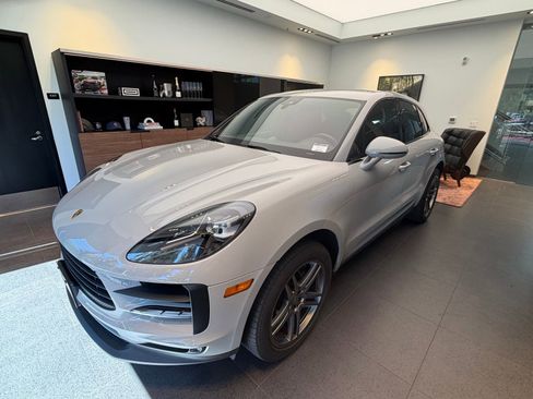 Used 2020 Porsche Macan S AWD/4WD image 4