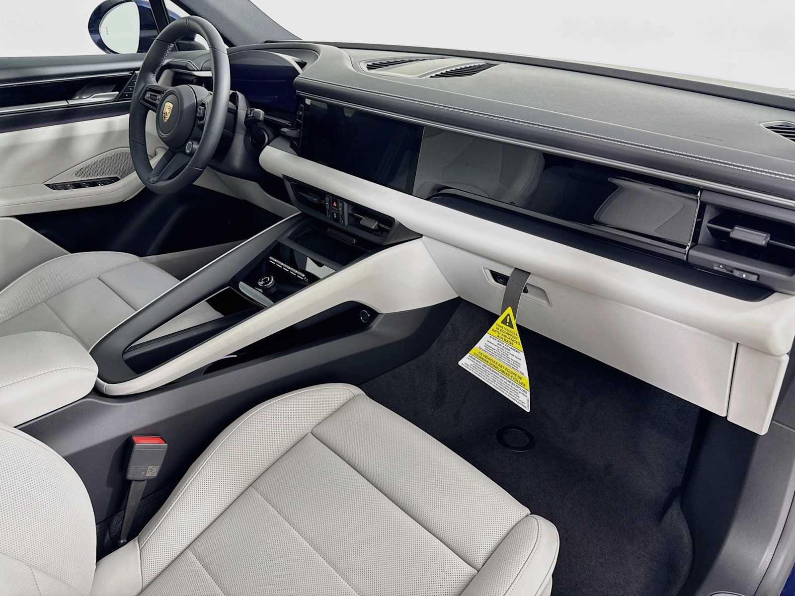 Used 2026 Porsche Macan Electric RWD image 30