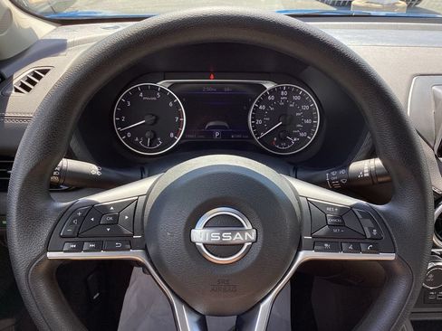 Used 2025 Nissan Sentra SV FWD image 22