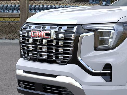 New 2026 GMC Terrain Denali w/ LPO, Floor Liner Package AWD/4WD image 13