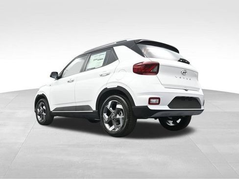 Used 2025 Hyundai Venue Limited FWD image 34