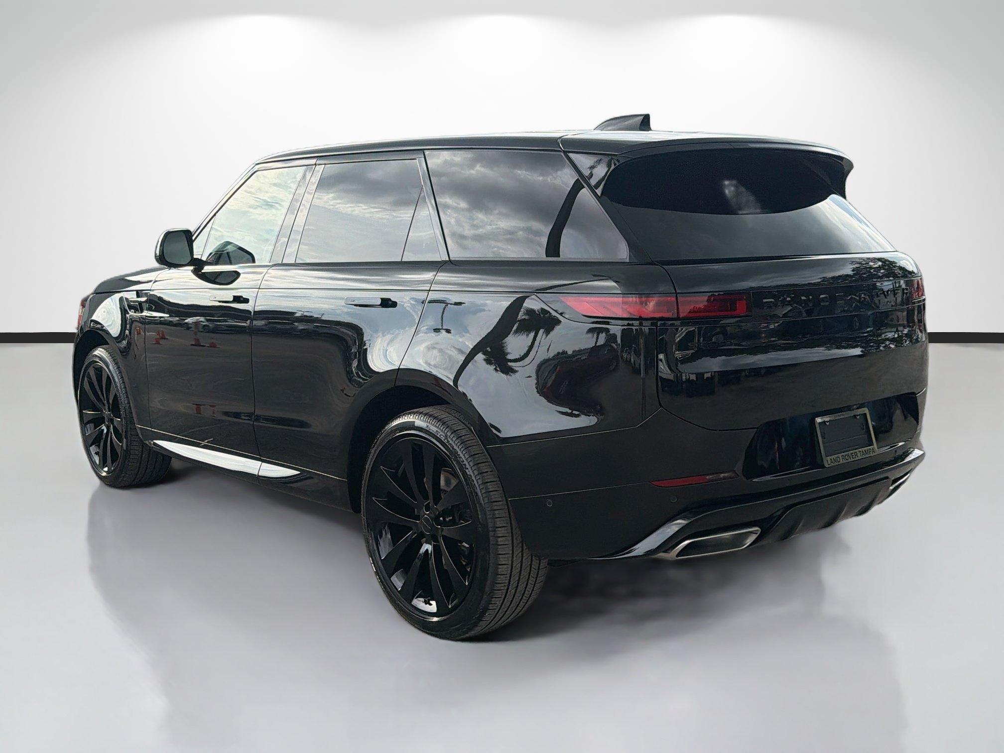 New 2027 Land Rover Range Rover Sport Dynamic SE AWD/4WD image 3