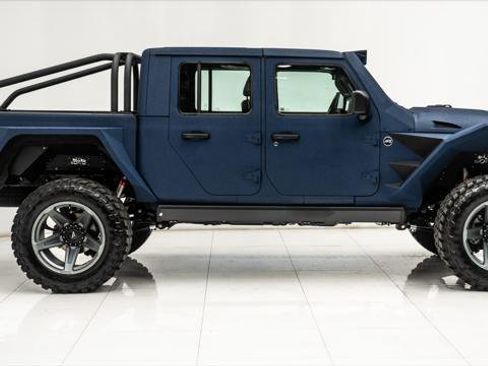 Used 2025 Jeep Gladiator Sport AWD/4WD image 6