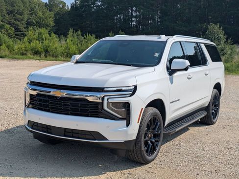 New 2026 Chevrolet Suburban LS w/ Max Trailering Package AWD/4WD image 5