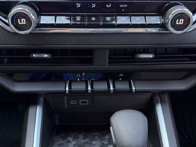 New 2026 Chevrolet Colorado Trail Boss AWD/4WD image 13
