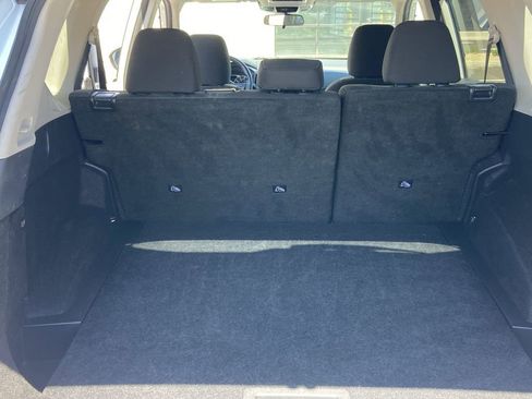Used 2025 Nissan Rogue SV FWD image 21