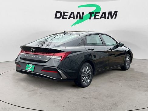 New 2026 Hyundai Elantra Blue image 7