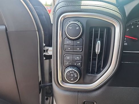 Used 2019 Chevrolet Silverado 1500 LTZ AWD/4WD image 14