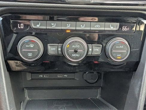 Used 2024 Volkswagen Taos SE image 22