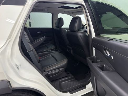 Used 2023 Nissan Pathfinder SL w/ SL Premium Package FWD image 16
