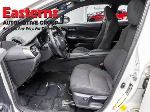 Used 2018 Toyota C-HR XLE FWD image 14