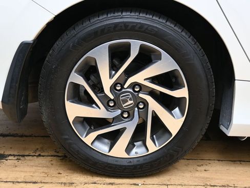 Used 2018 Honda Civic EX image 16