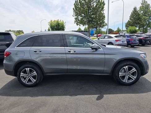 Used 2021 Mercedes-Benz GLC 300 4MATIC image 3