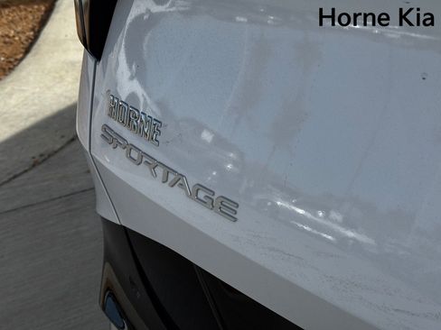 New 2026 Kia Sportage SX FWD image 8