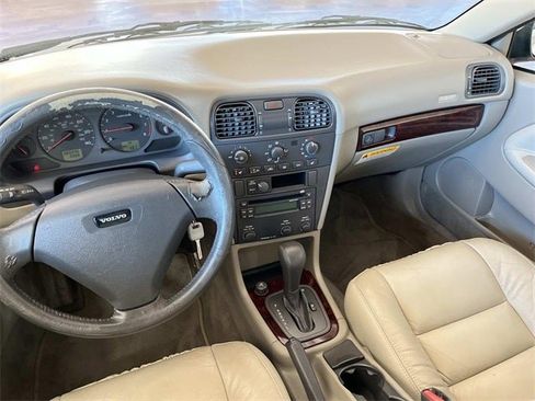 Used 2004 Volvo S40 image 13