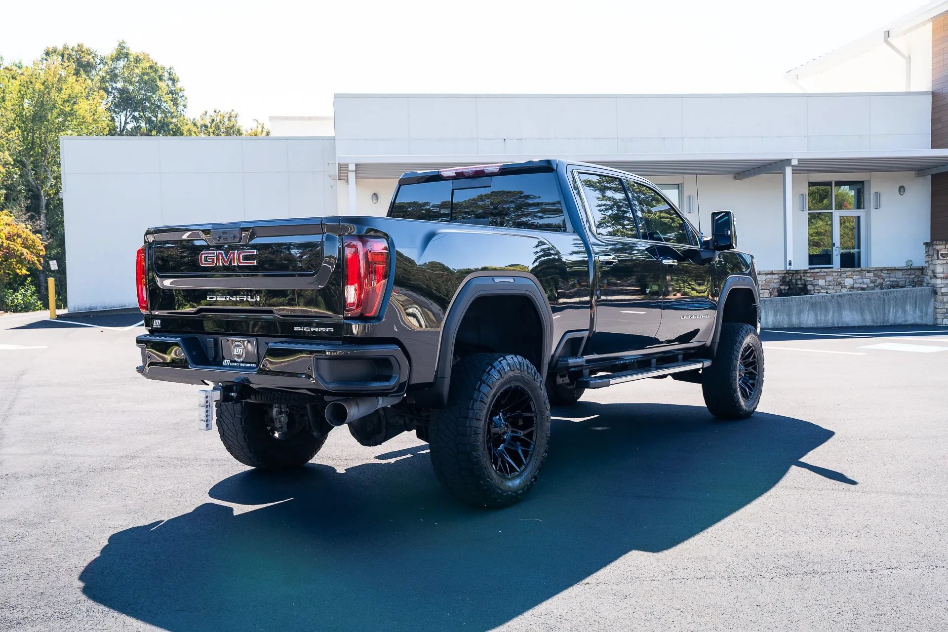 Used 2023 GMC Sierra 2500 Denali w/ Denali Ultimate Package AWD/4WD image 8