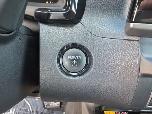 Used 2025 Toyota Camry SE FWD image 26