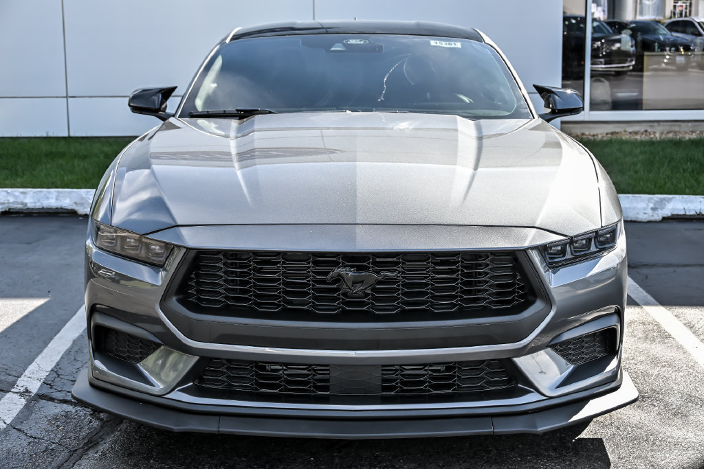 Certified 2025 Ford Mustang Coupe RWD image 4