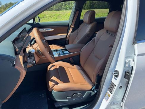 New 2026 Genesis GV70 2.5T Advanced AWD/4WD image 18