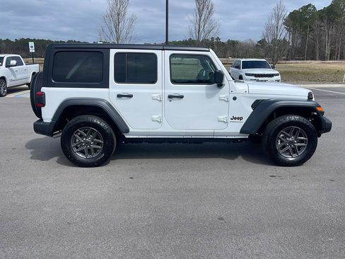 Used 2025 Jeep Wrangler Sport S image 8
