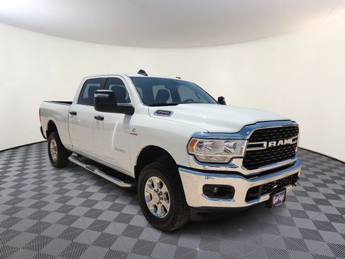 Used 2024 RAM 2500 Big Horn AWD/4WD image 6