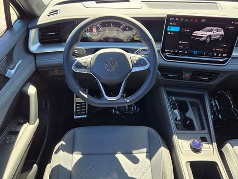 New 2026 Volkswagen Tiguan SE R-Line FWD image 14