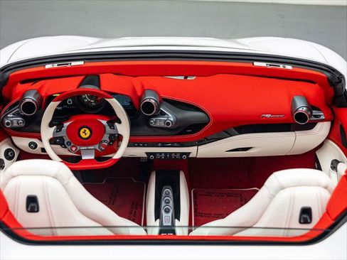 Used 2022 Ferrari F8 Tributo RWD image 32