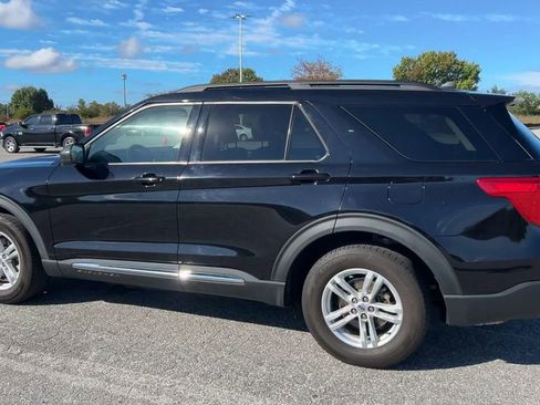 Used 2022 Ford Explorer XLT w/ Equipment Group 202A image 39