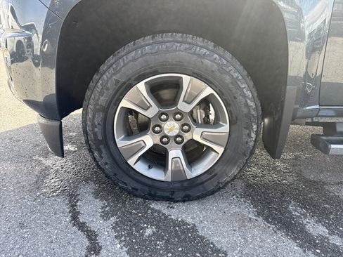 Used 2020 Chevrolet Colorado Z71 image 11