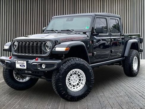 Used 2025 Jeep Gladiator Rubicon w/ Safety Group AWD/4WD image 1