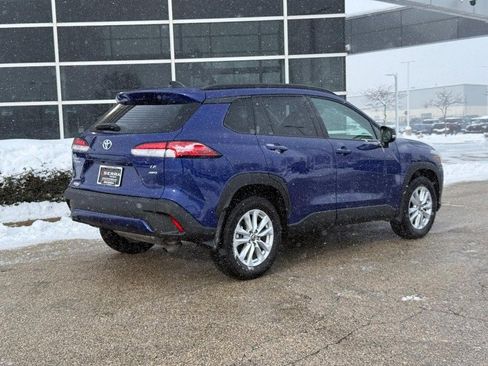 Used 2025 Toyota Corolla Cross LE image 3