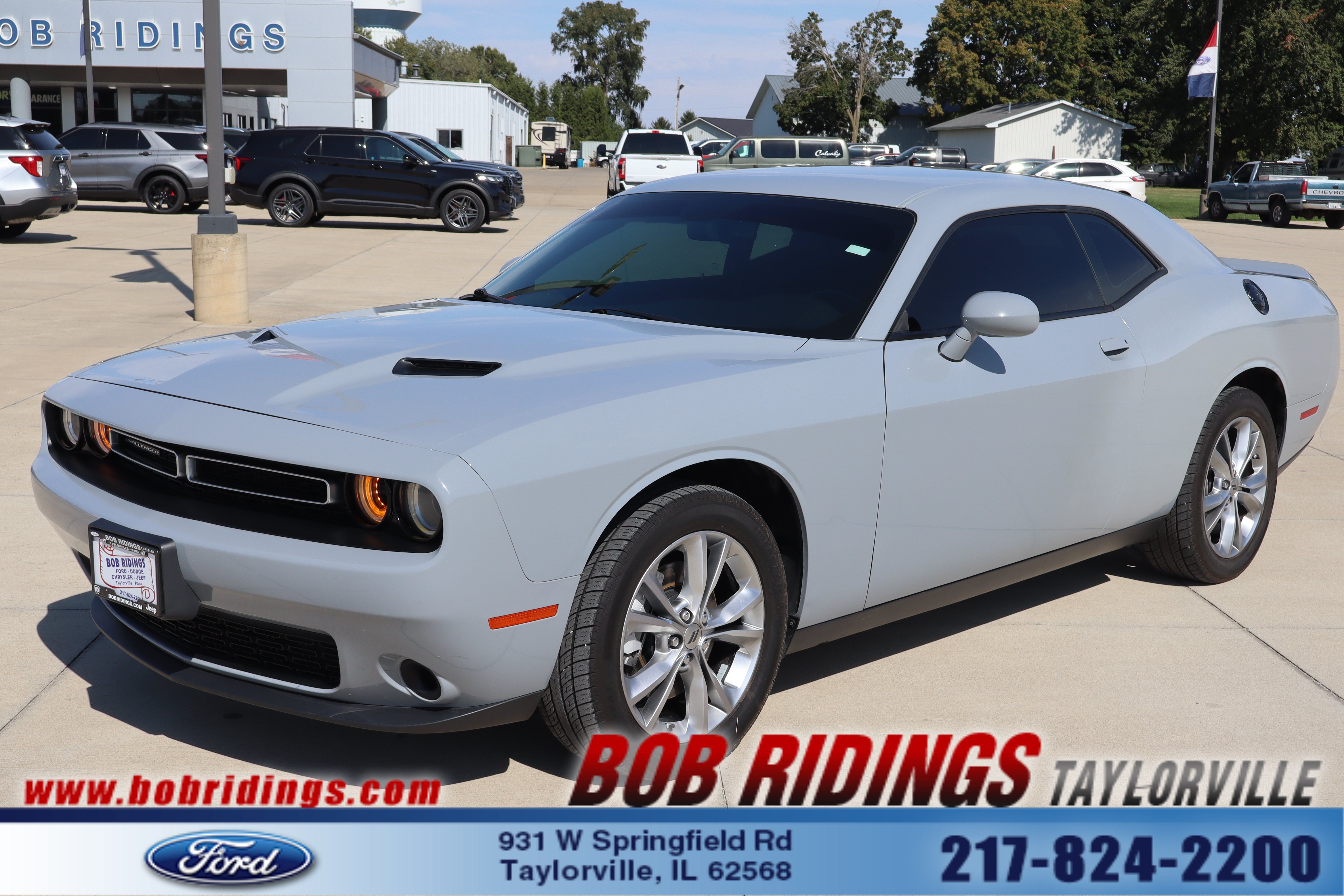 Used 2022 Dodge Challenger SXT w/ Cold Weather Group AWD/4WD image 1