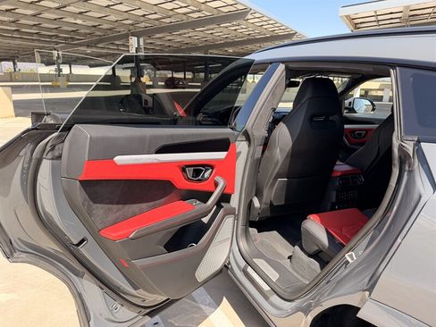 Used 2021 Lamborghini Urus AWD/4WD image 20