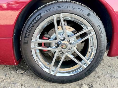 Used 2001 Chevrolet Corvette Coupe w/ Preferred Equipment Group2 RWD image 17