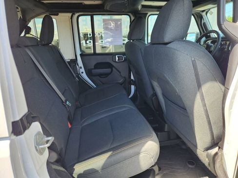 Used 2024 Jeep Wrangler Unlimited AWD/4WD image 12