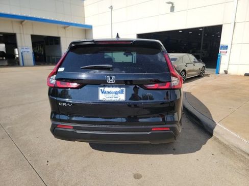 Used 2025 Honda CR-V EX image 6