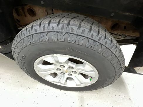 Used 2018 Chevrolet Silverado 1500 LT w/ All Star Edition AWD/4WD image 29
