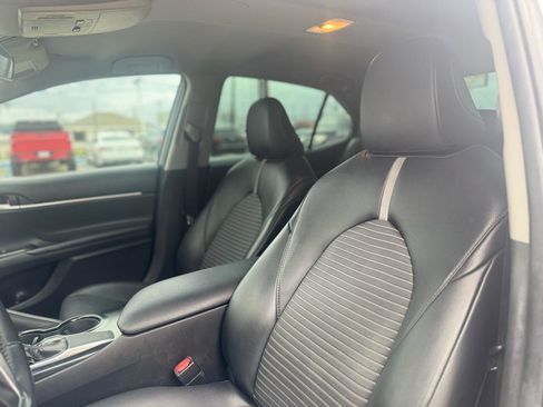 Used 2018 Toyota Camry SE image 39