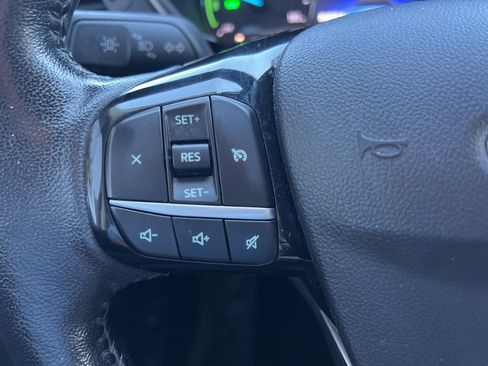 Used 2021 Ford Escape SE w/ SE Sport Appearance Package image 27