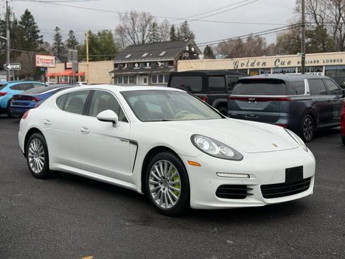 Used 2014 Porsche Panamera S image 3