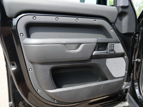 Used 2024 Land Rover Defender 130 V8 AWD/4WD image 13