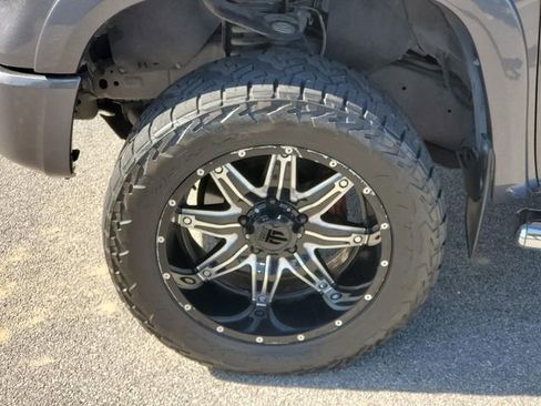 Used 2019 Toyota Tundra Platinum AWD/4WD image 9