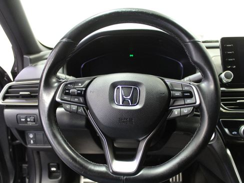 Used 2018 Honda Accord Sport image 8