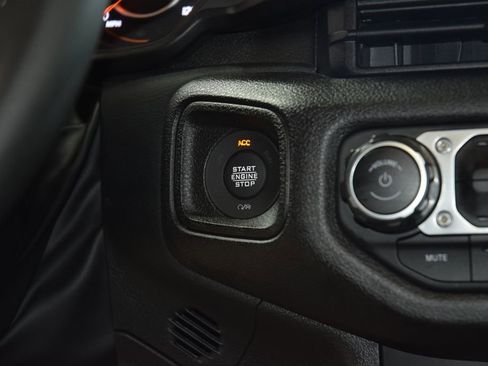 Used 2024 Jeep Wrangler Sport S image 31