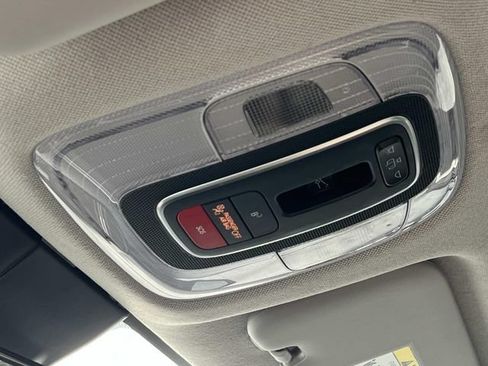 Used 2025 Hyundai Elantra SEL FWD image 31