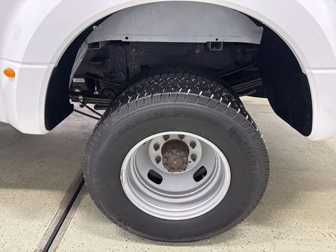 Used 2019 Ford F350 XL w/ Power Equipment Group image 10