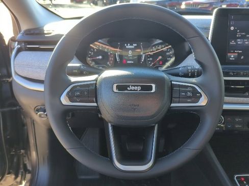 Certified 2022 Jeep Compass Latitude image 11