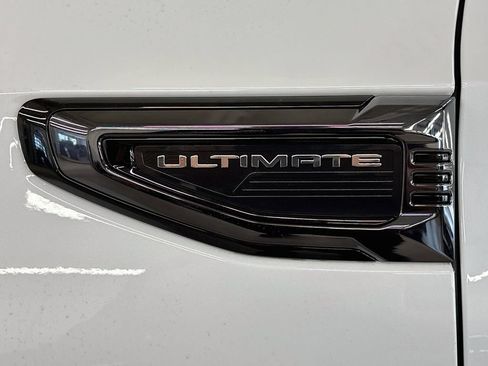 Used 2026 GMC Yukon Denali Ultimate w/ LPO, Floor Liner Package AWD/4WD image 33