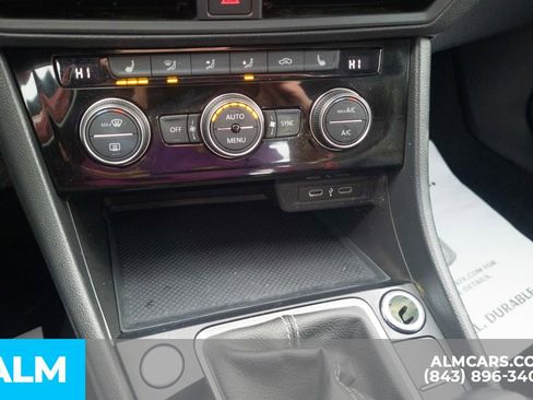 Used 2024 Volkswagen Jetta SE FWD image 24