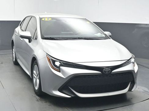 Used 2019 Toyota Corolla SE FWD image 2